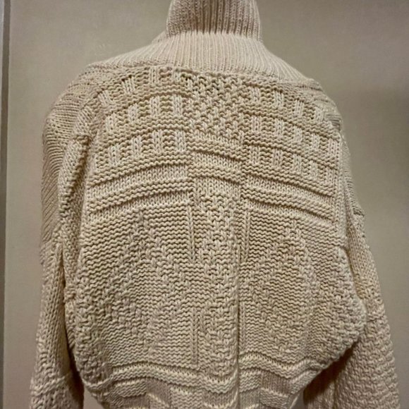 Objects Dart | Knitted sweater - Picture 2 of 5
